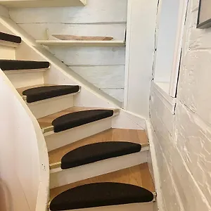 Charming House, Rare Historic House From 1779, Whole House Bergen