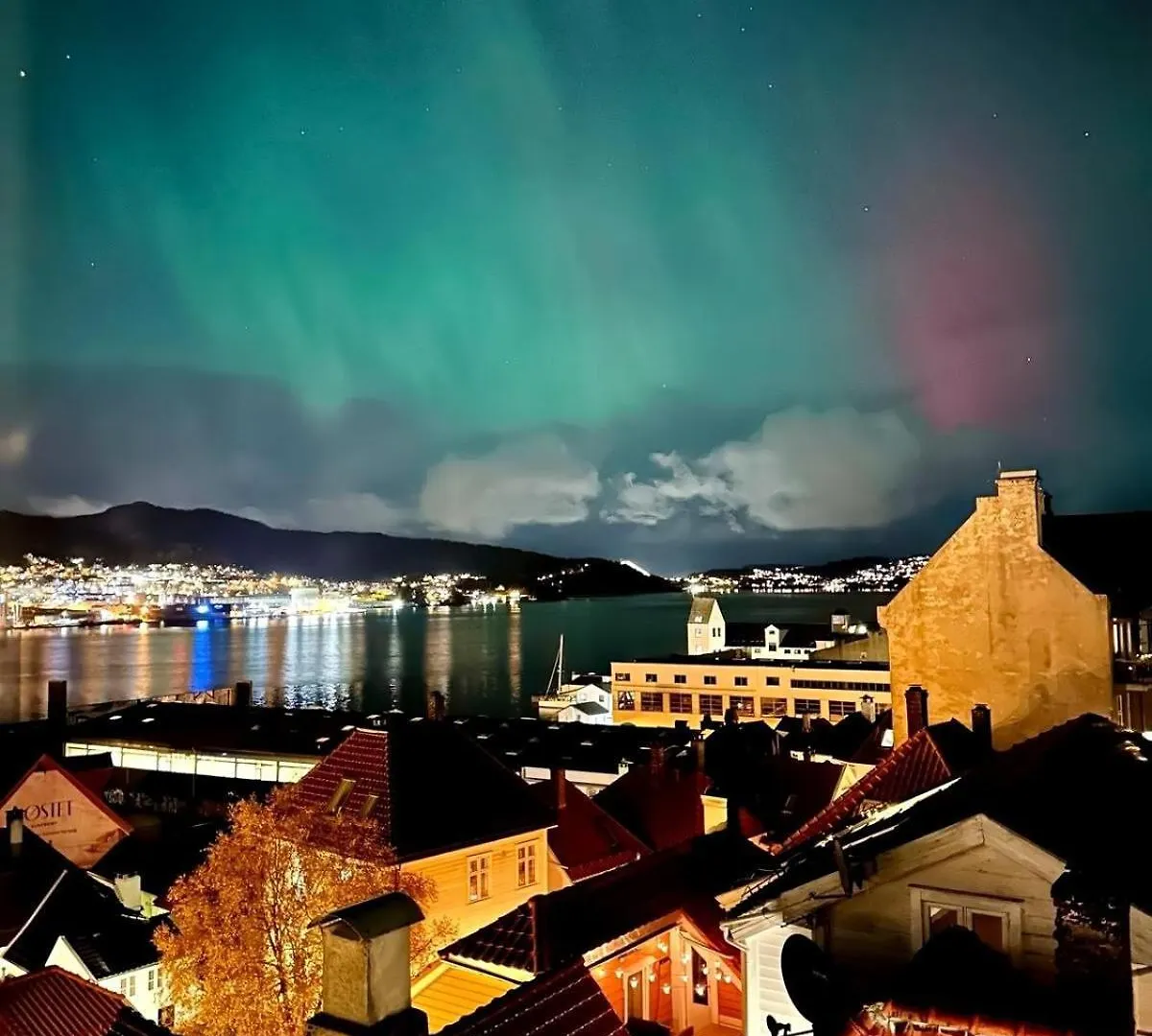 Unique Apartment-Romantic Street-Easy Check-In Bergen Apartment